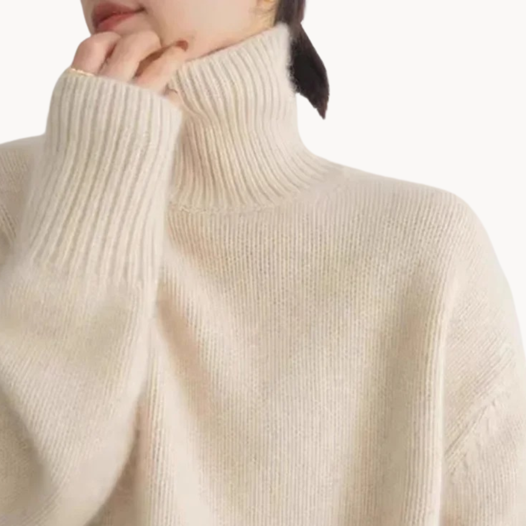 Amélie - Luxe Fine-Knit Turtleneck