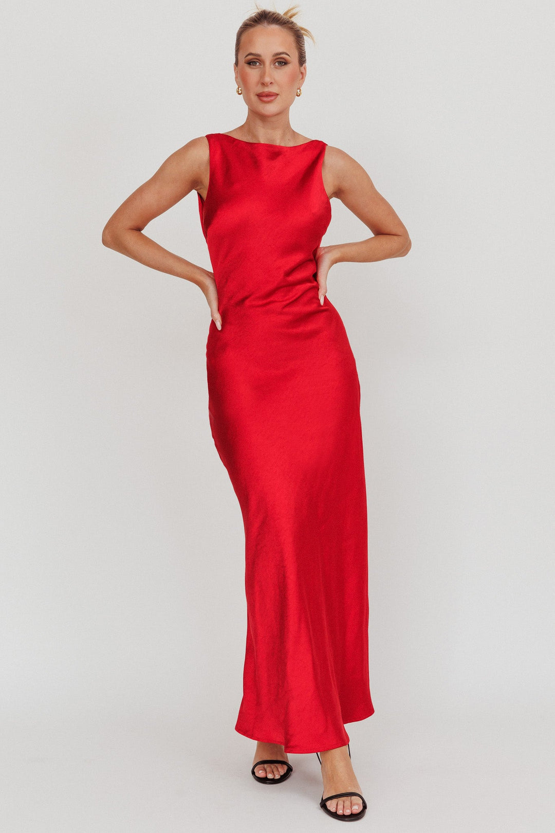 Carmine | Backless Maxi Dress - Red