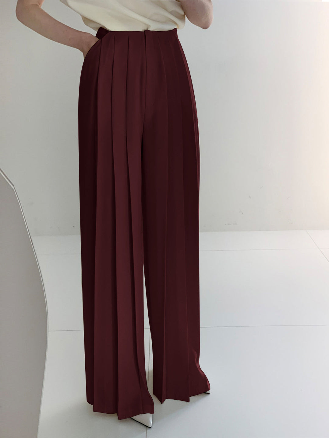 Marlene | High-Waisted Pleated Trousers