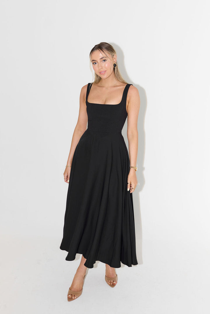 Melisandre - Elegant Square Neck Midi Dress
