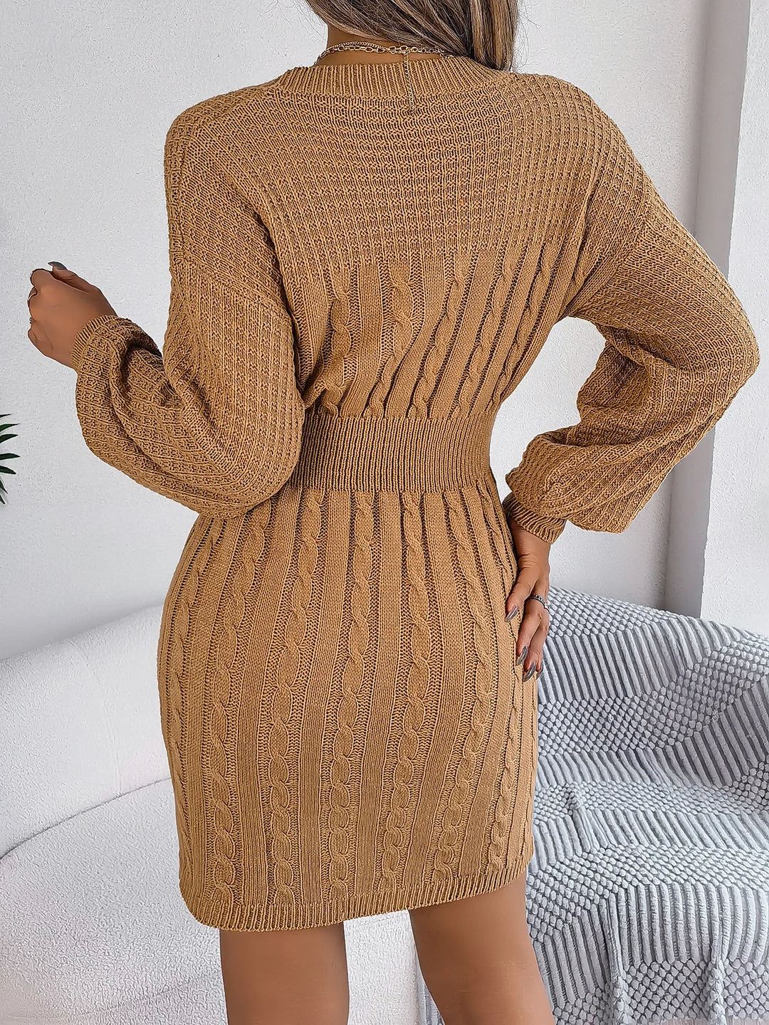 Bella - Long‑Sleeve Cut‑Out Midi Dress