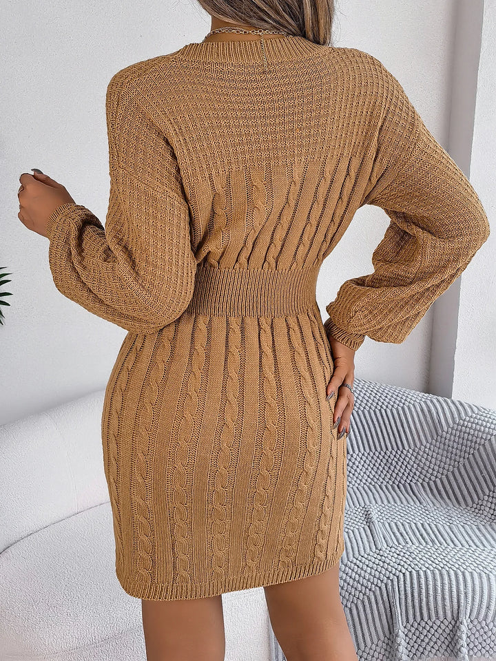 Bella - Long‑Sleeve Cut‑Out Midi Dress
